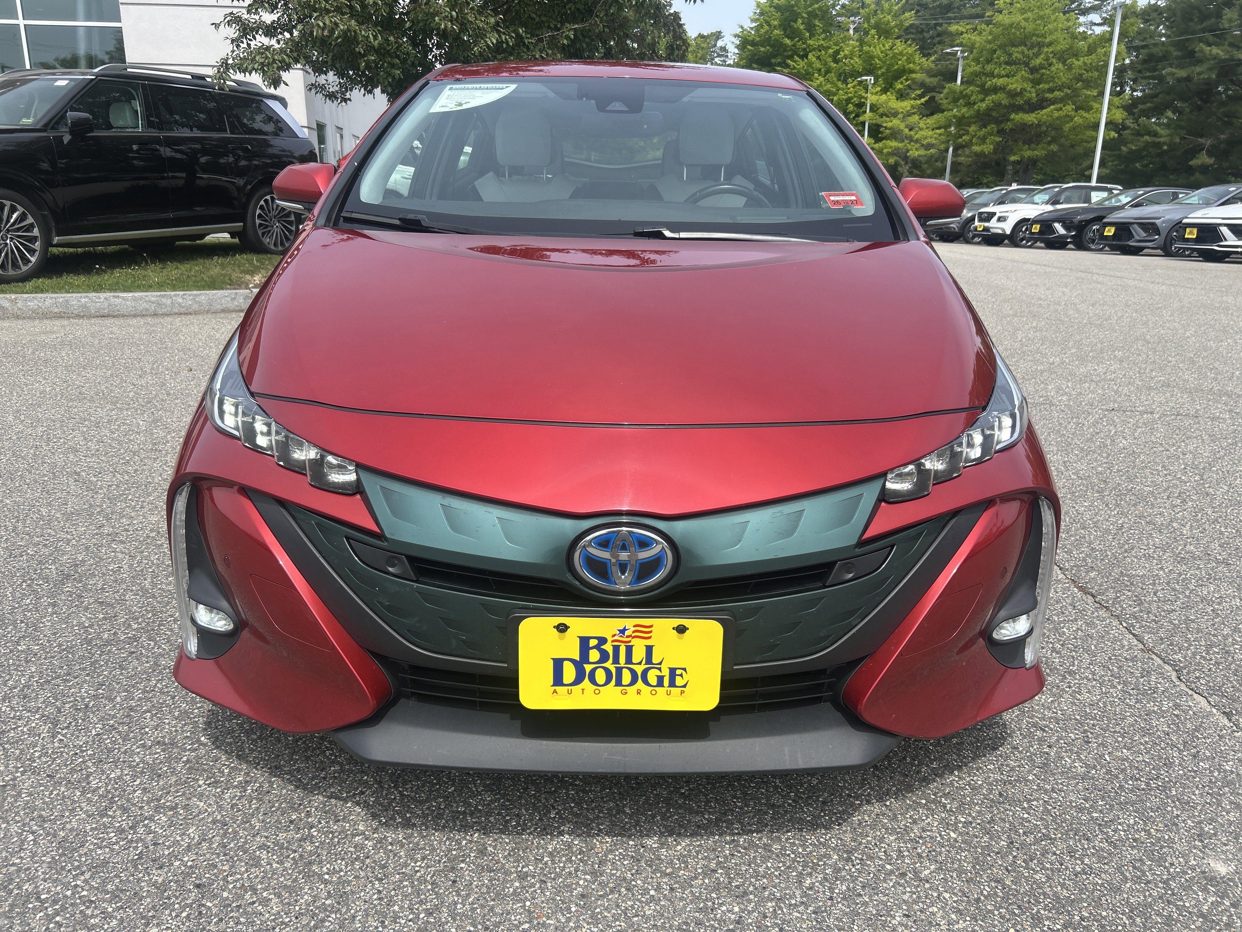 Used 2018 Toyota Prius Prime Advanced w/ Carpet Mat Package FWD image 2