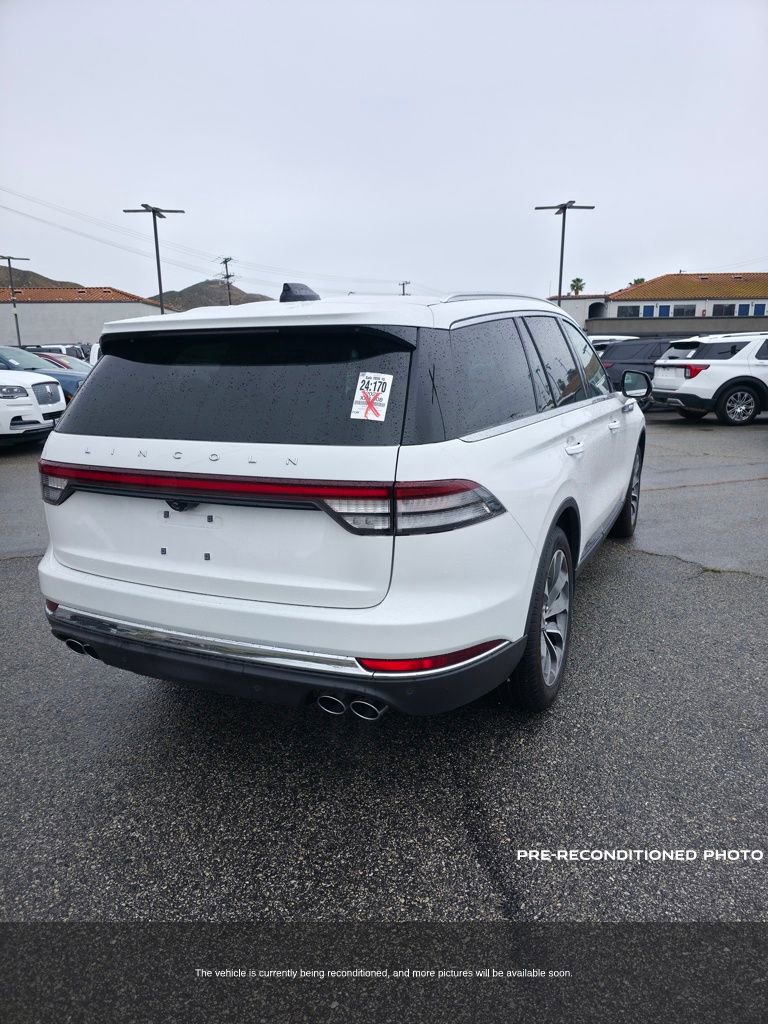 Used 2025 Lincoln Aviator Reserve AWD/4WD image 3