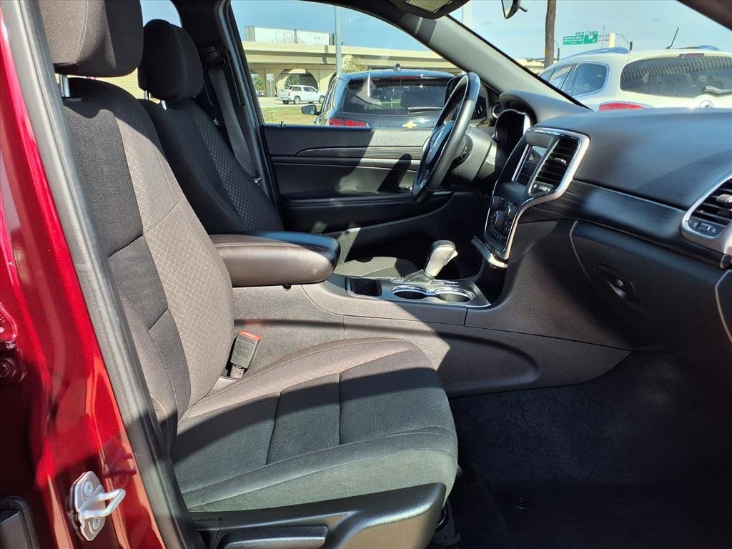 Used 2021 Jeep Grand Cherokee Laredo image 14