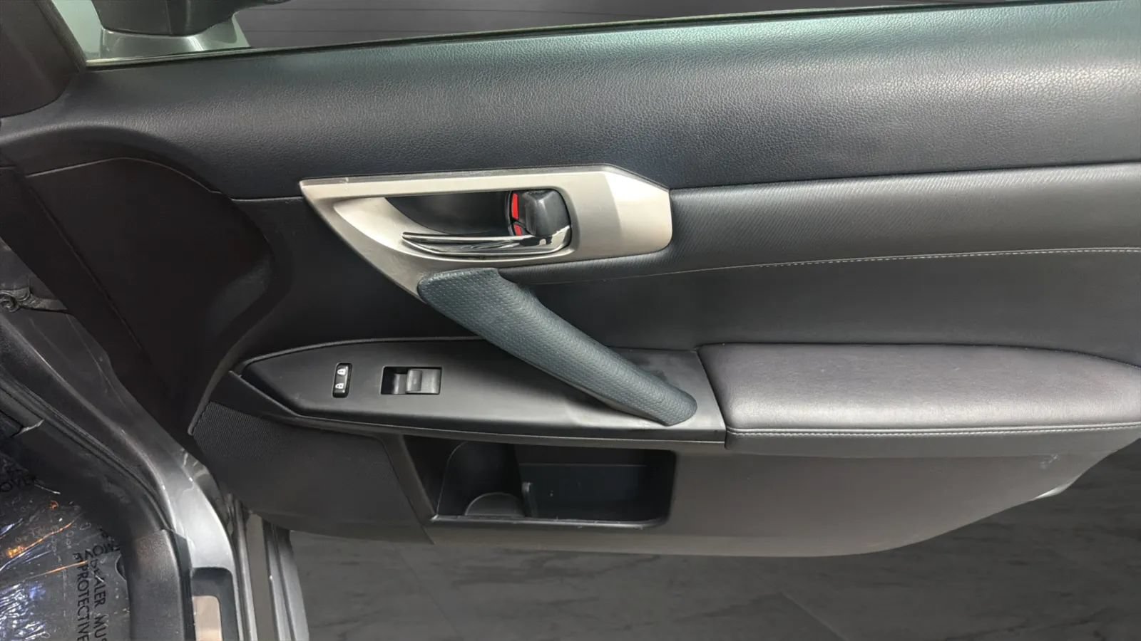 Used 2015 Lexus CT 200h FWD image 17