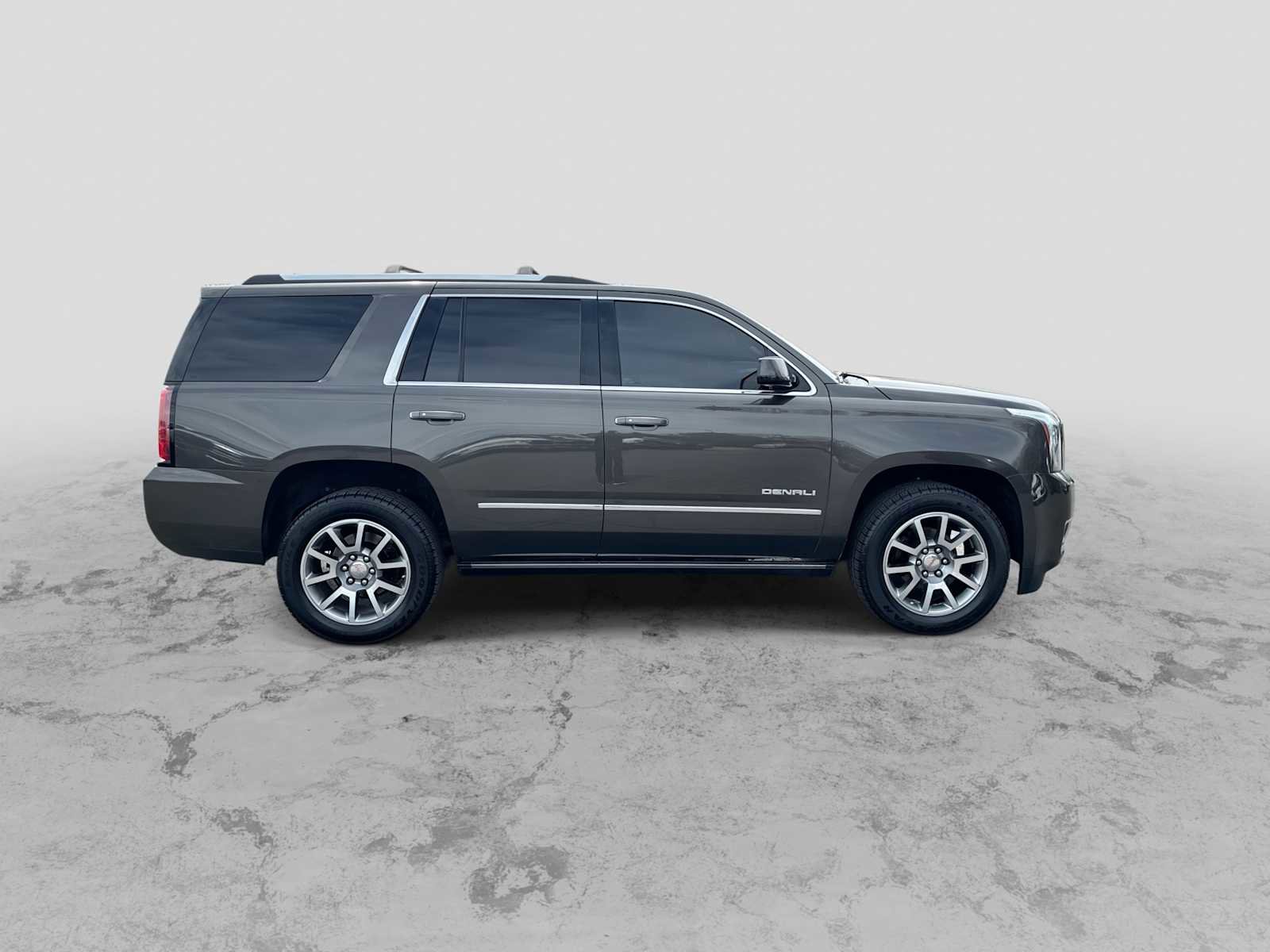 Used 2019 GMC Yukon Denali w/ Open Road Package AWD/4WD image 9