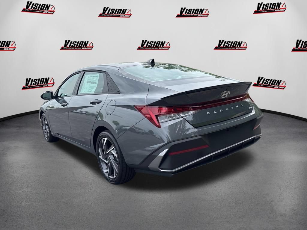 New 2025 Hyundai Elantra SEL FWD image 7