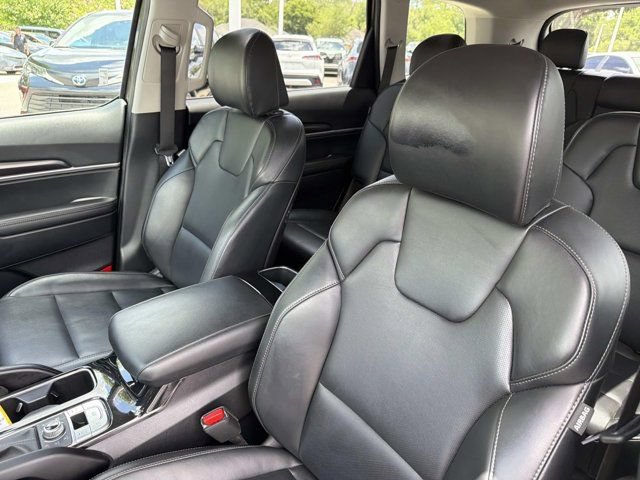 Used 2025 Kia Telluride S AWD/4WD image 11