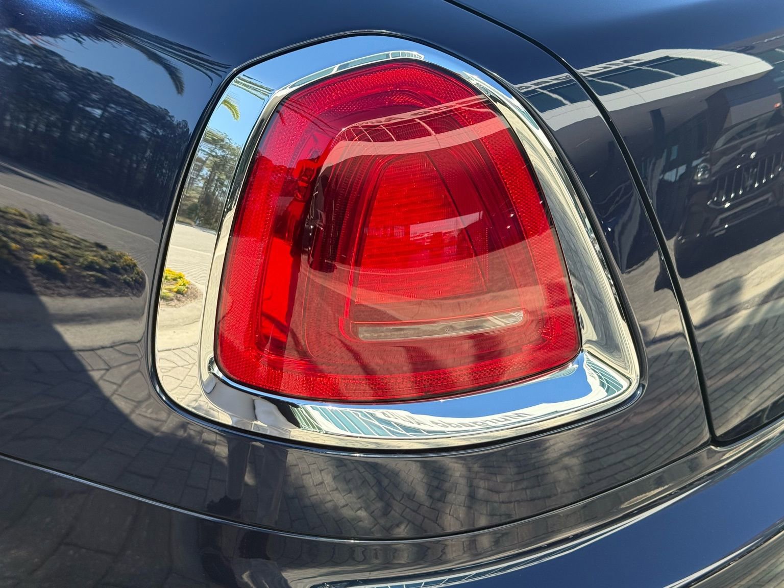 Used 2018 Rolls-Royce Dawn image 14