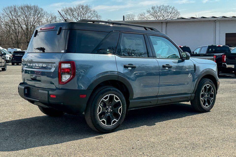 New 2026 Ford Bronco Sport Outer Banks AWD/4WD image 3
