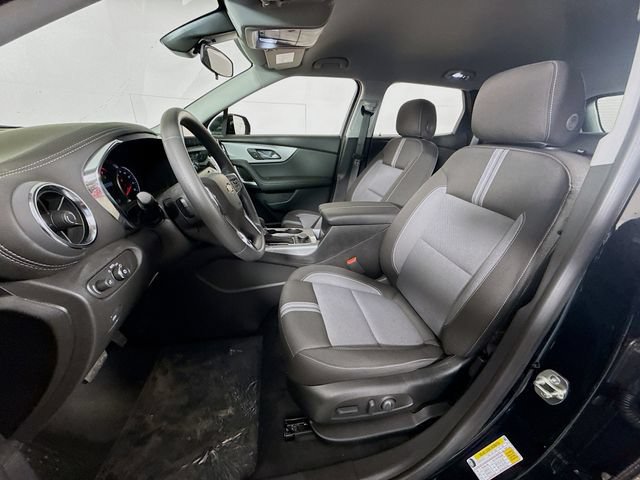 New 2026 Chevrolet Blazer LT w/ LPO, Black Sport Package FWD image 23