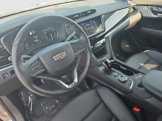 Used 2025 Cadillac XT6 Sport w/ LPO, Floor Liner Package image 18