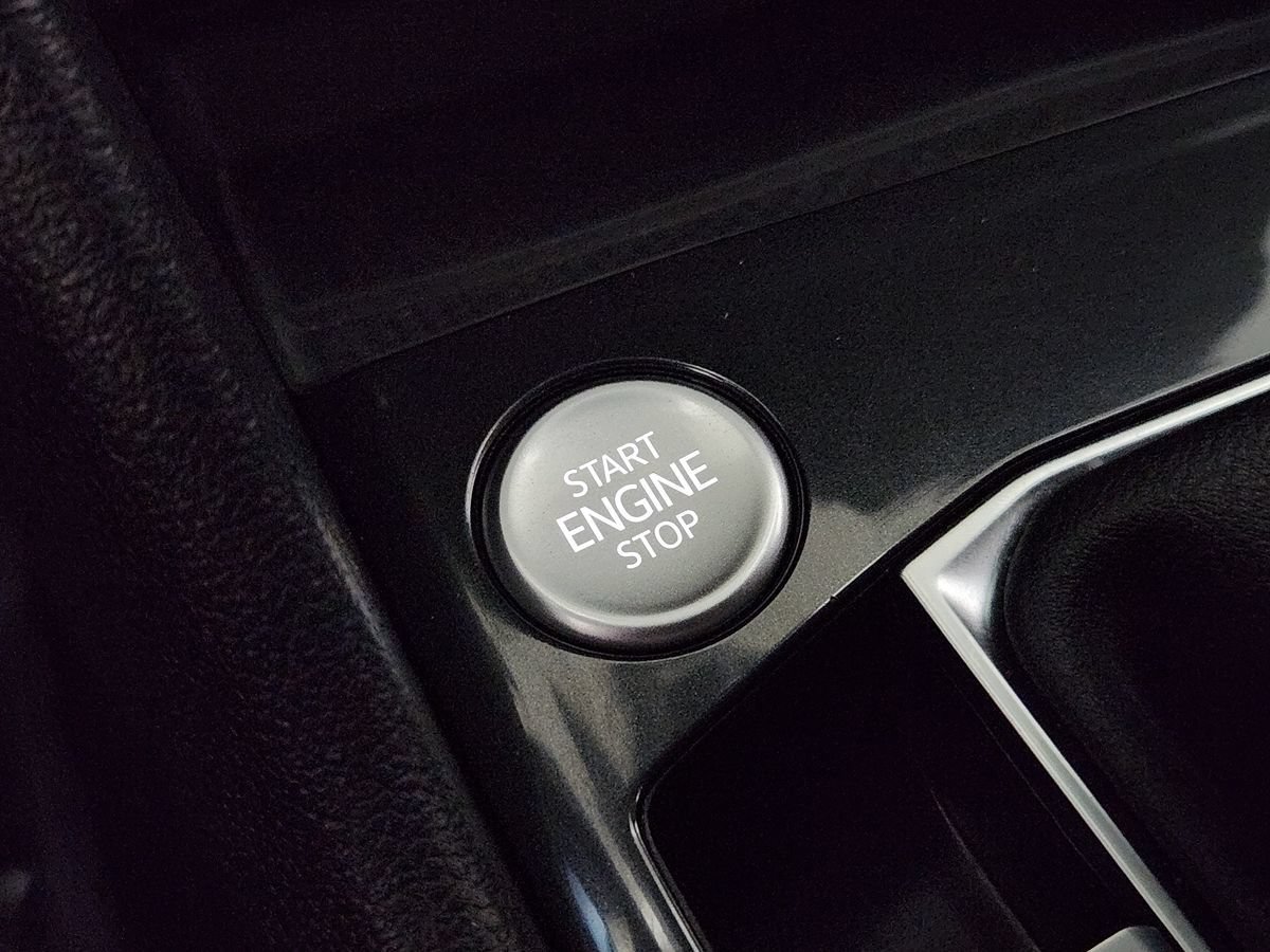 Used 2023 Volkswagen Tiguan SE R-Line FWD image 28
