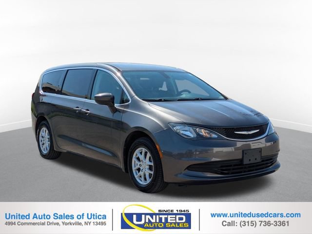 Used 2017 Chrysler Pacifica Touring FWD video 1