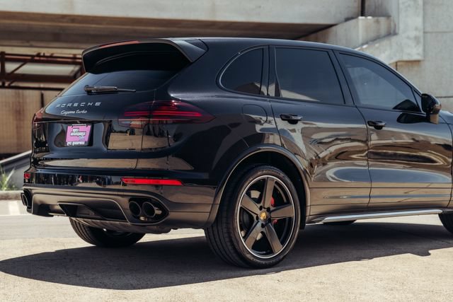 Used 2016 Porsche Cayenne Turbo AWD/4WD image 50