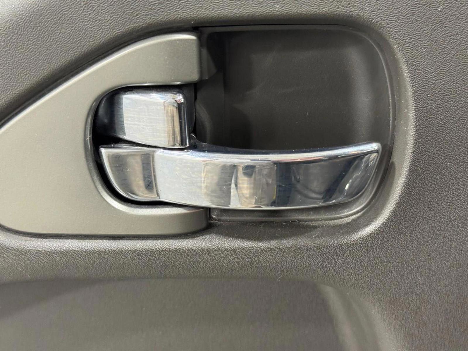 Used 2014 Nissan Frontier SV w/ SV Value Truck Package image 22