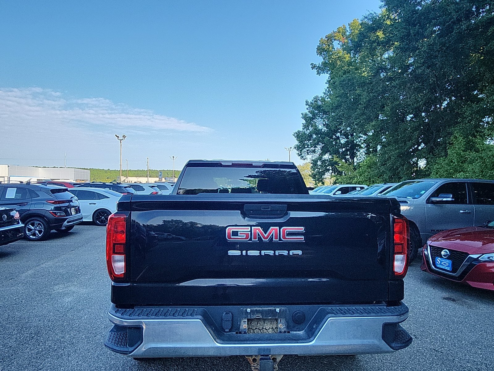 Used 2019 GMC Sierra 1500 4x4 Crew Cab w/ Convenience Package image 4