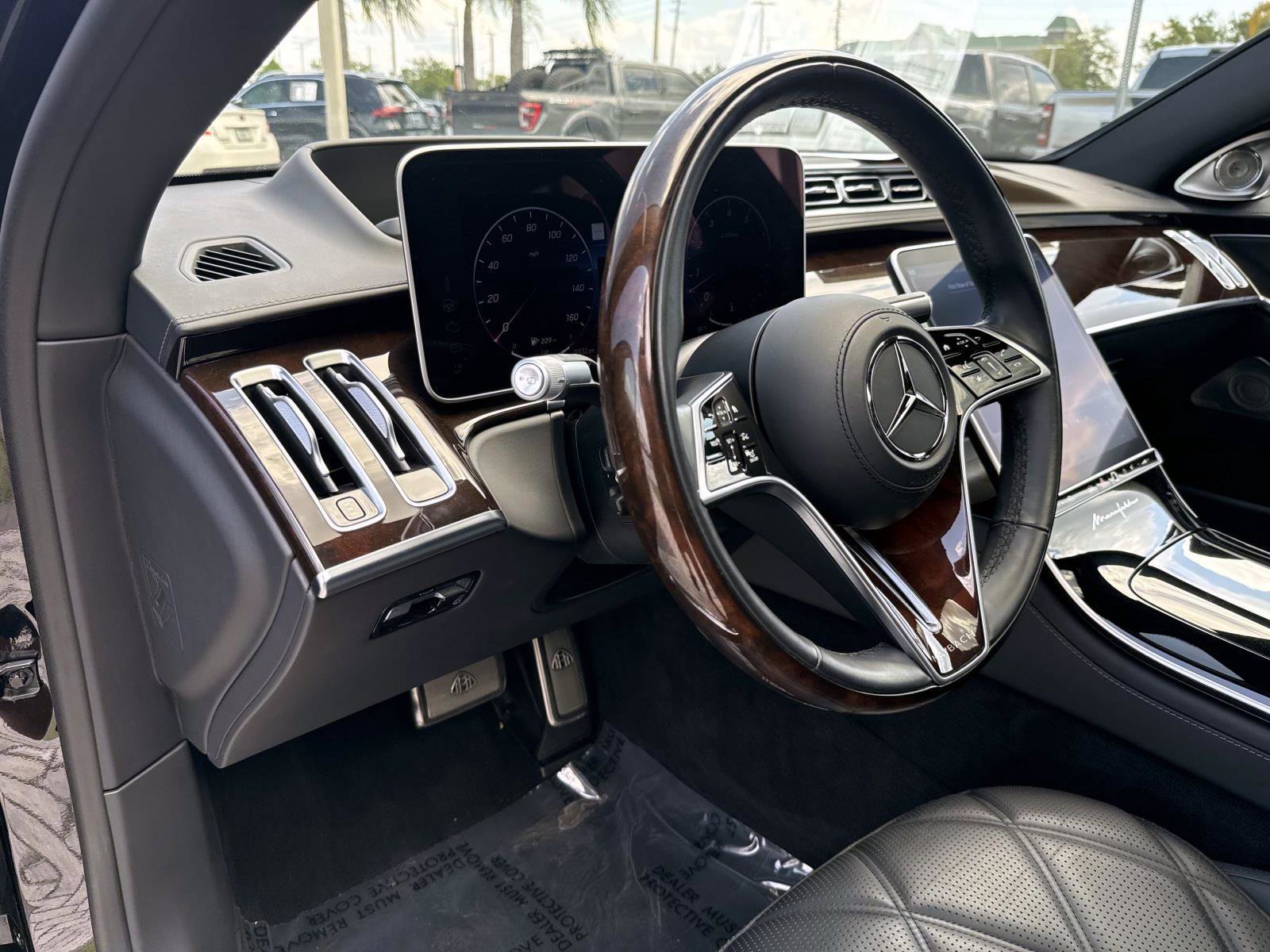 Certified 2024 Mercedes-Benz Maybach S 680 4MATIC image 22