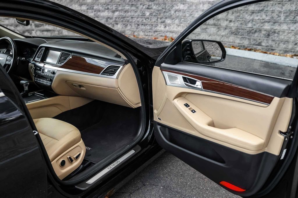 Used 2018 Genesis G80 3.8 w/ Option Group 02 image 14