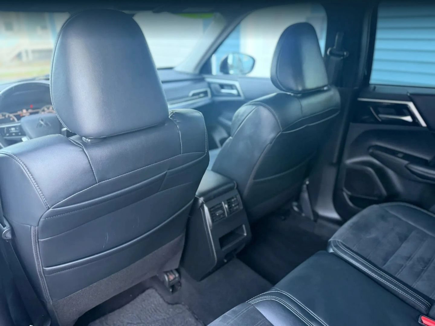 Used 2022 Mitsubishi Outlander SE AWD/4WD image 40