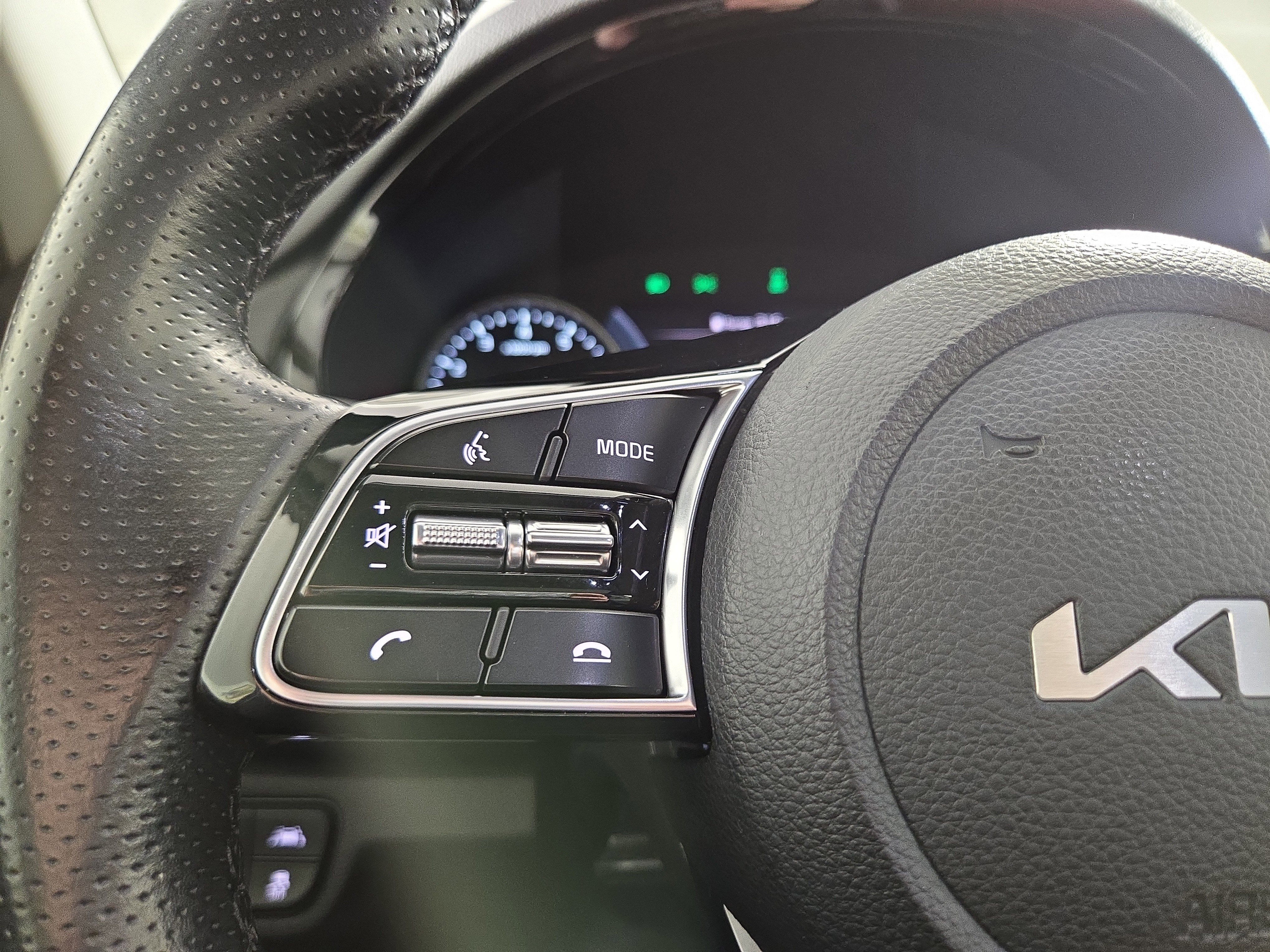 Used 2023 Kia Seltos SX w/ SX Sunroof Package image 15