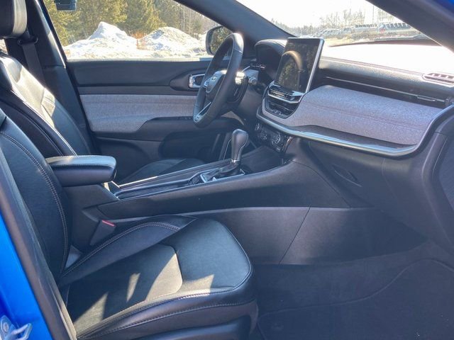 Used 2023 Jeep Compass Latitude image 16