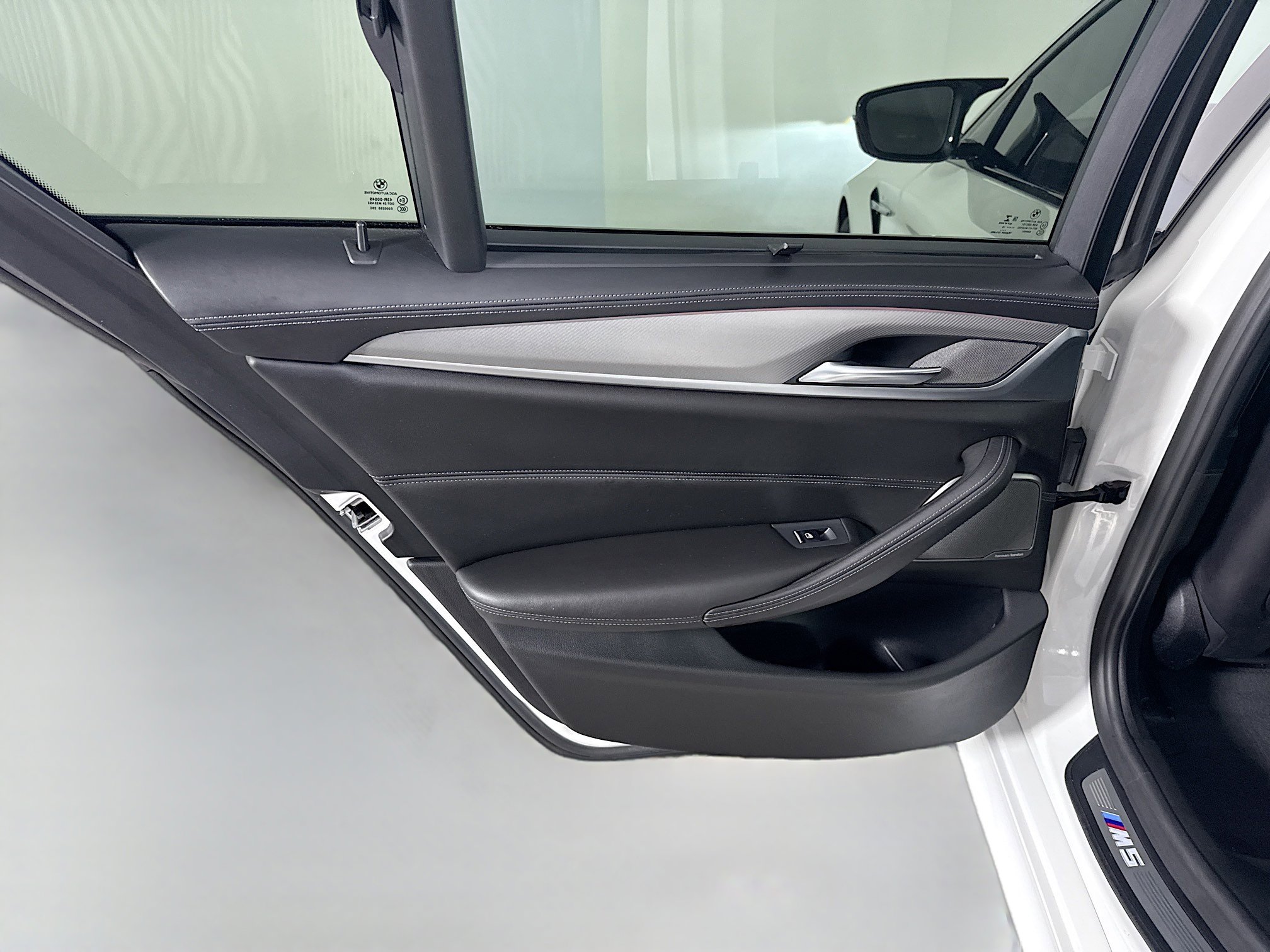 Used 2019 BMW M5 w/ Executive Package image 26