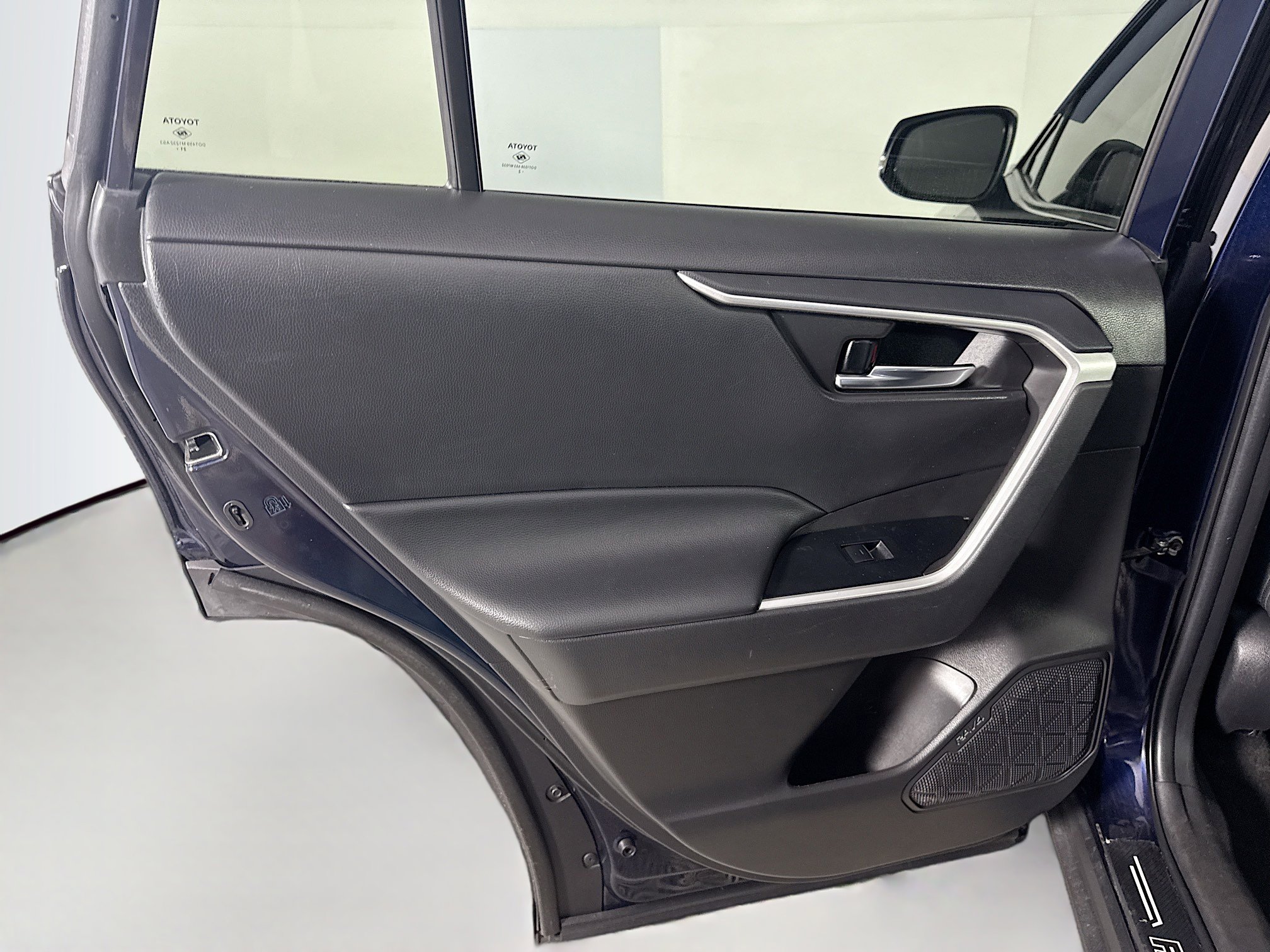 Used 2022 Toyota RAV4 XLE w/ Convenience Package image 26