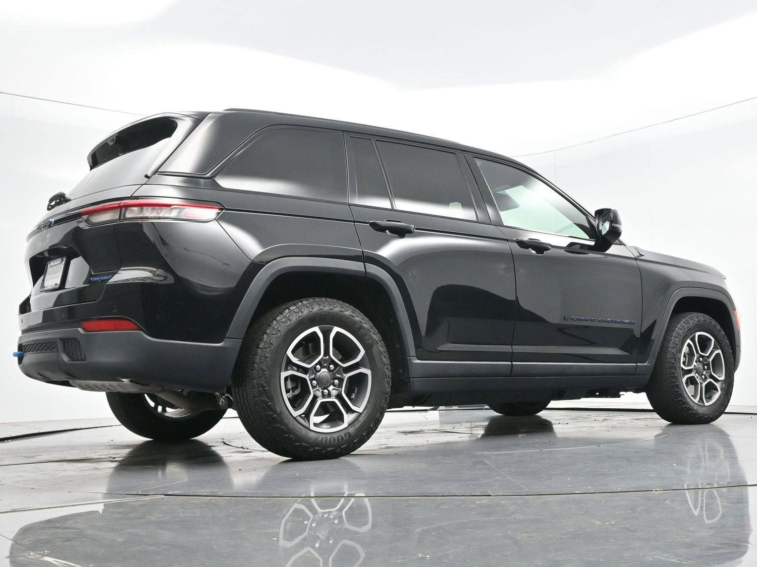 Used 2022 Jeep Grand Cherokee Trailhawk w/ Luxury Tech Group III AWD/4WD image 52