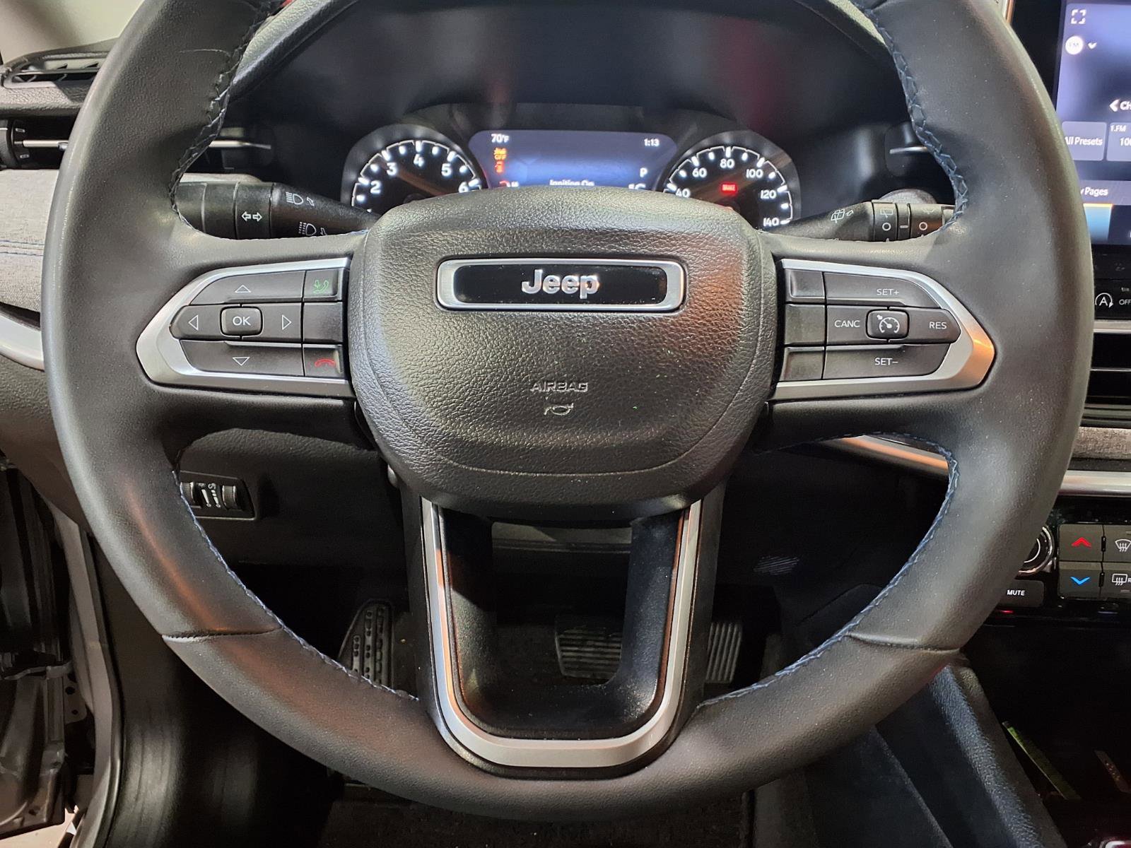 Used 2022 Jeep Compass Latitude AWD/4WD image 13