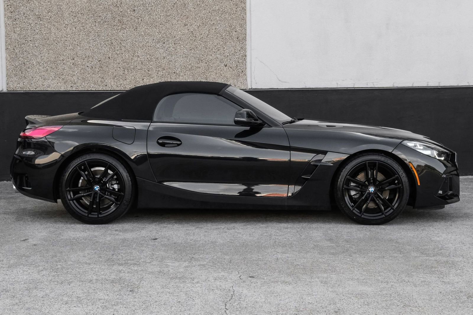 Used 2024 BMW Z4 sDrive30i w/ Convenience Package RWD image 6