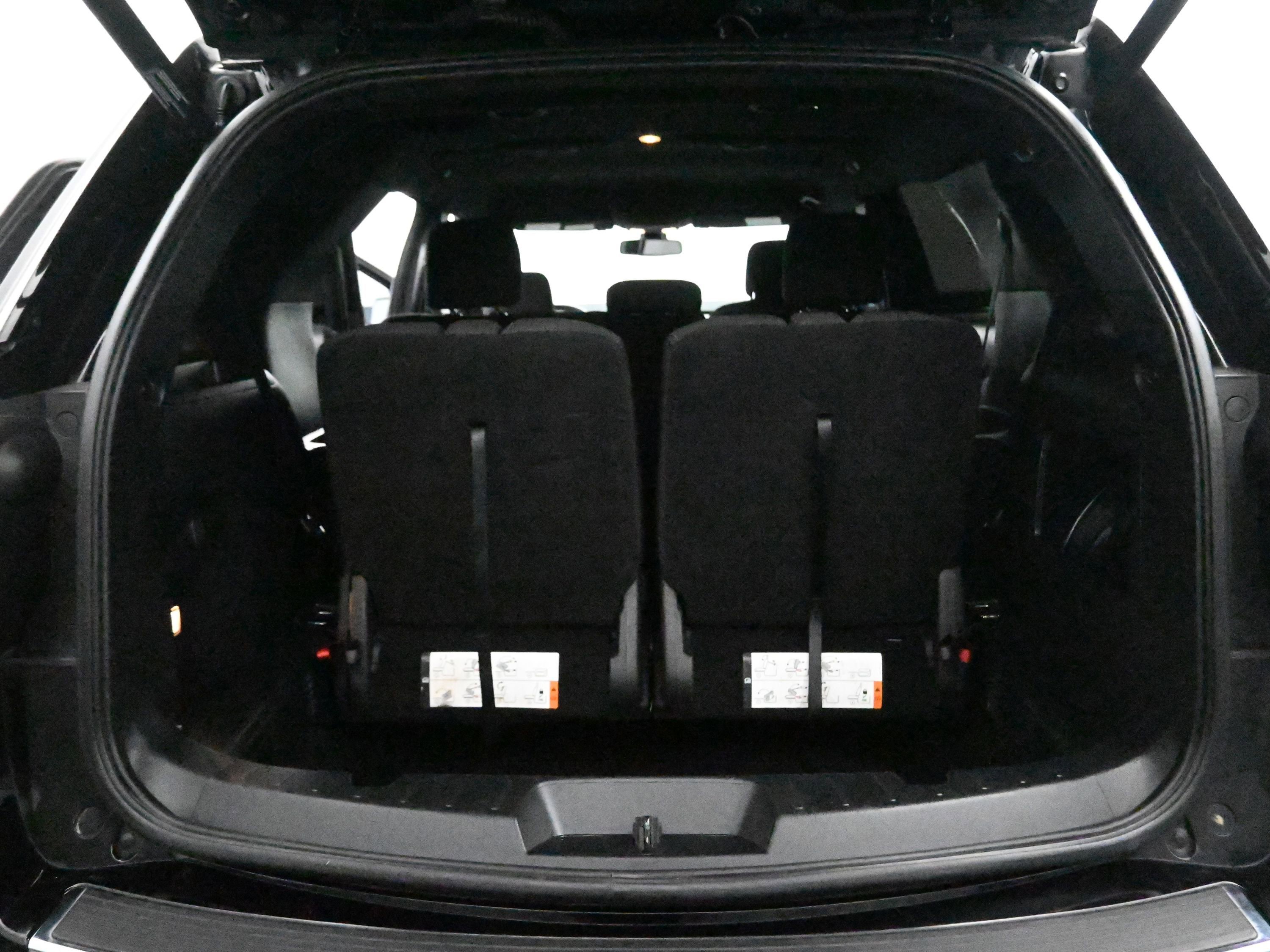 Used 2018 Ford Explorer XLT w/ Equipment Group 201A image 17