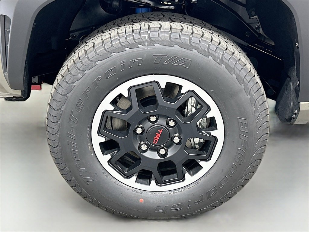 New 2025 Toyota Tacoma TRD Off-Road image 9