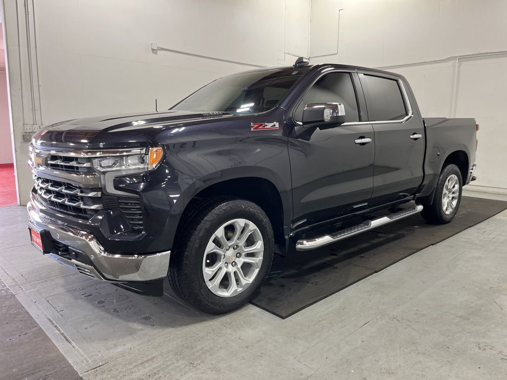 Used 2022 Chevrolet Silverado 1500 LTZ w/ LTZ Premium Package image 3