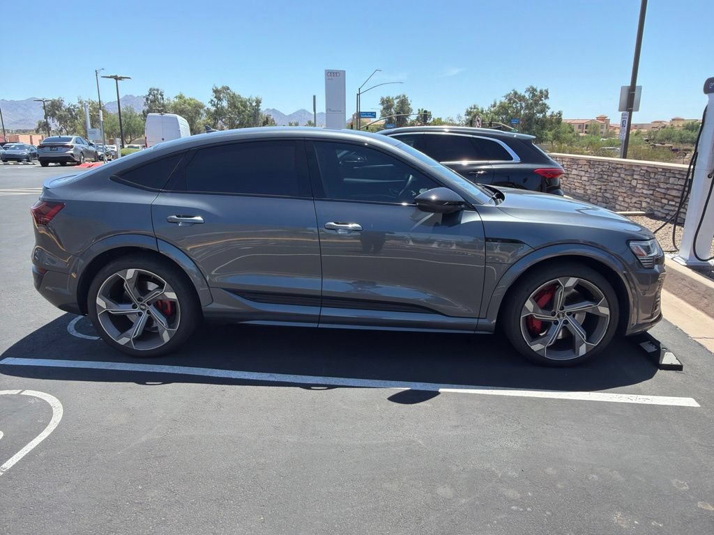 Used 2024 Audi SQ8 e-tron Prestige AWD/4WD image 3