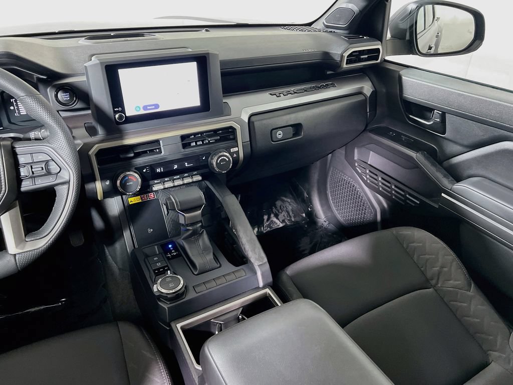 Certified 2025 Toyota Tacoma SR5 AWD/4WD image 20