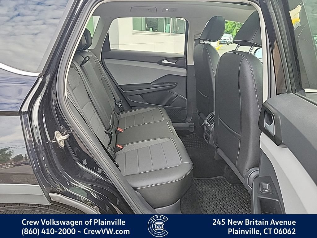 Certified 2023 Volkswagen Taos SE w/ Panoramic Sunroof Package AWD/4WD image 15