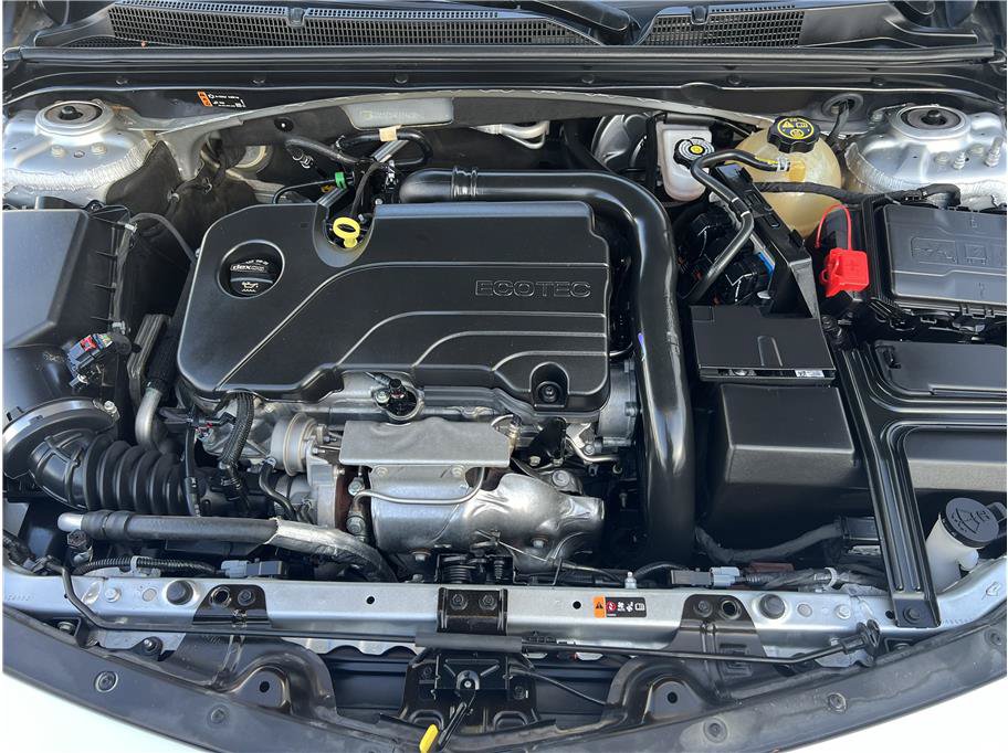Used 2022 Chevrolet Malibu LT FWD image 17