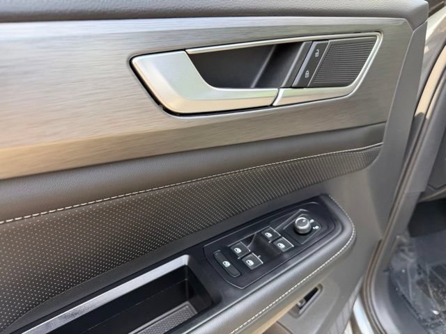 Used 2025 Volkswagen Atlas Cross Sport SE AWD/4WD image 17