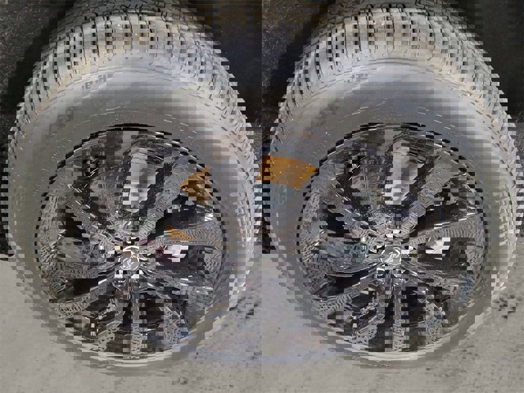 New 2025 Land Rover Discovery Sport Dynamic SE image 10