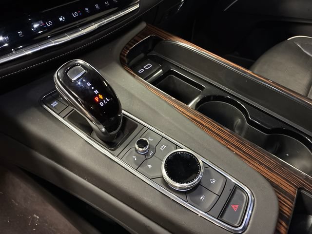 Certified 2024 Cadillac Escalade ESV Premium Luxury w/ Performance Package AWD/4WD image 25