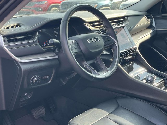 Used 2022 Jeep Grand Cherokee L Limited AWD/4WD image 12