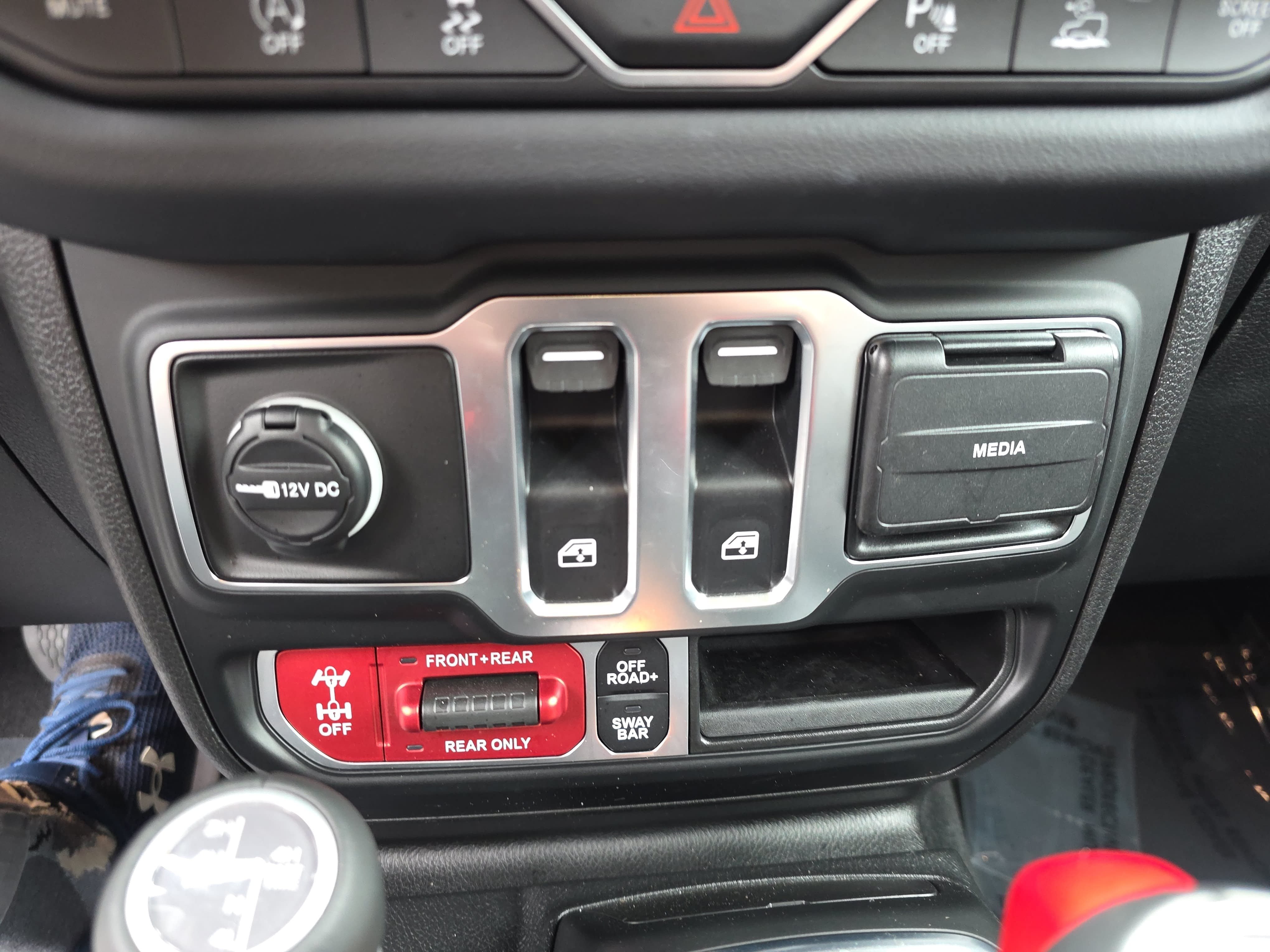 Certified 2026 Jeep Wrangler Rubicon AWD/4WD image 25