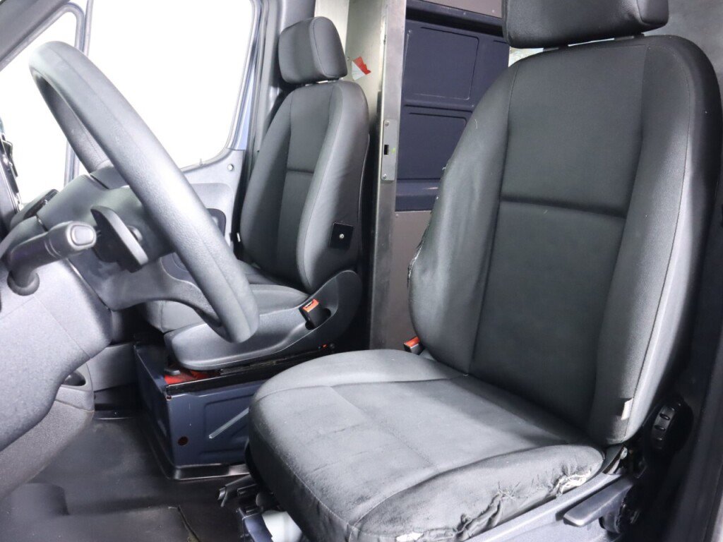 Used 2019 Mercedes-Benz Sprinter 144 image 21