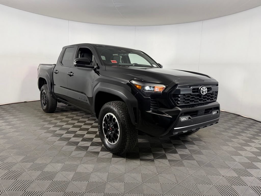 Used 2024 Toyota Tacoma TRD Off-Road w/ TRD Off Road Premium Package AWD/4WD image 5