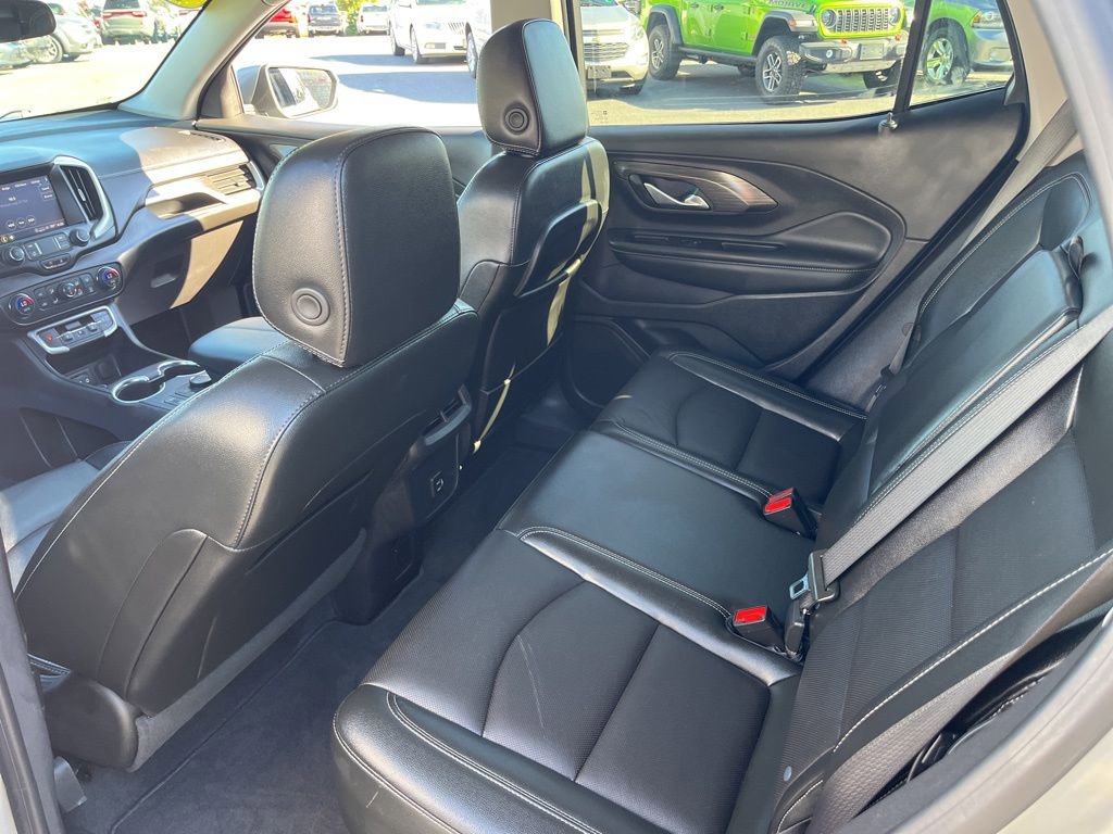 Used 2024 GMC Terrain SLT image 16