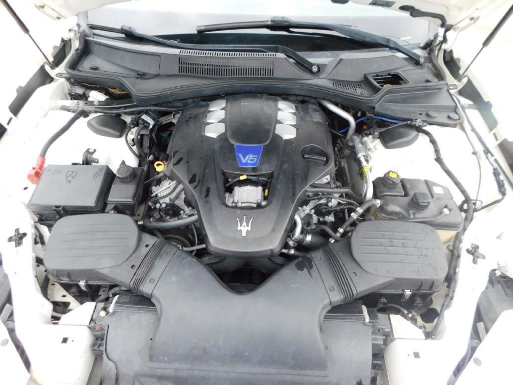 Used 2014 Maserati Ghibli S Q4 AWD/4WD image 17