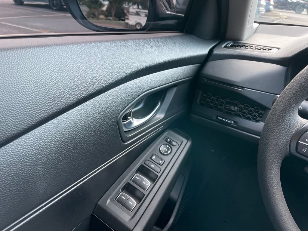 Certified 2025 Honda Accord LX image 22