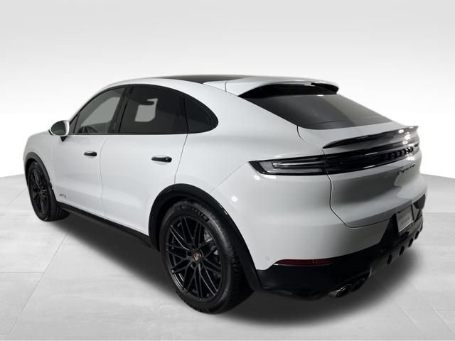New 2026 Porsche Cayenne GTS image 3