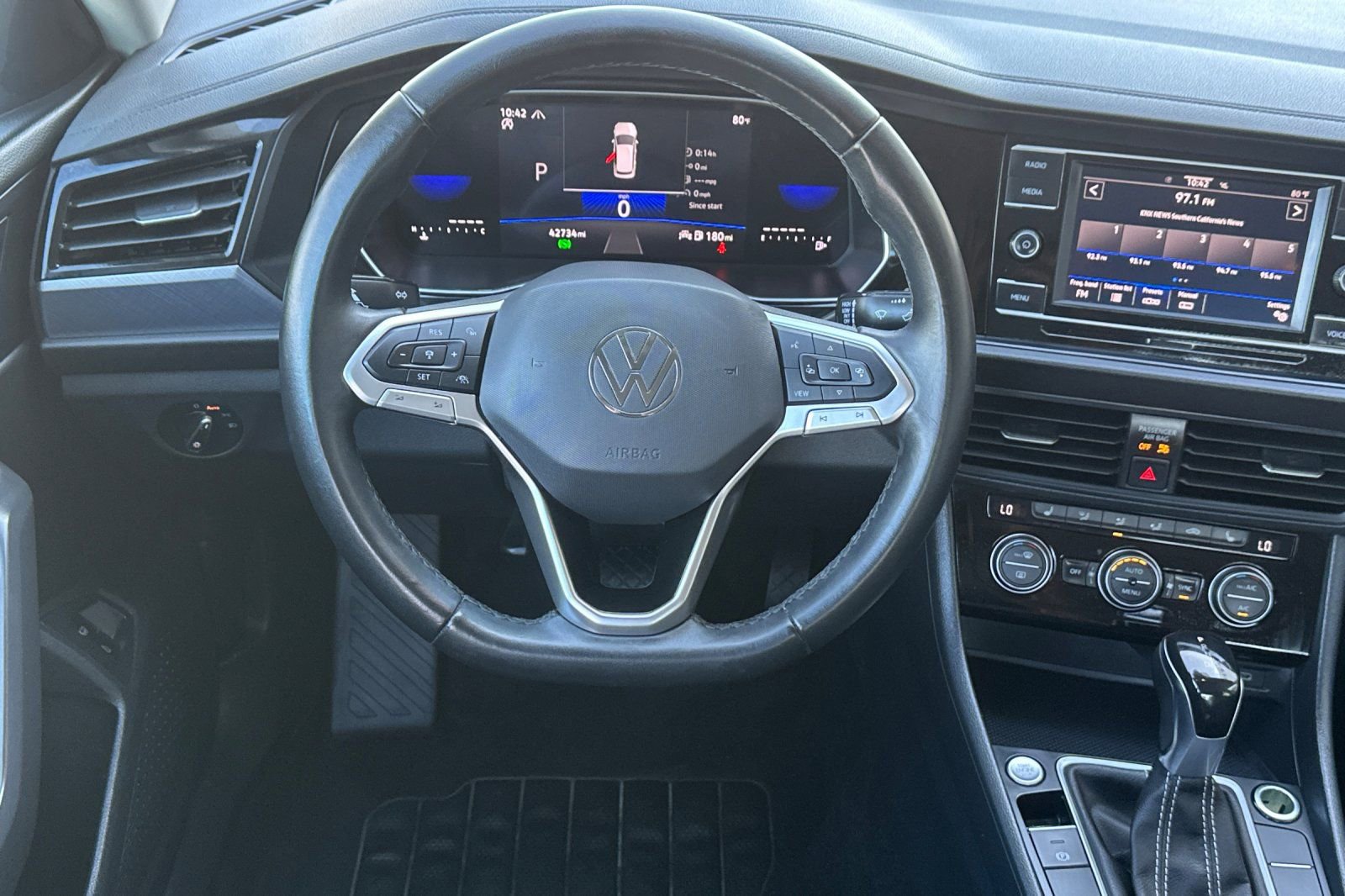 Used 2024 Volkswagen Jetta SE image 14