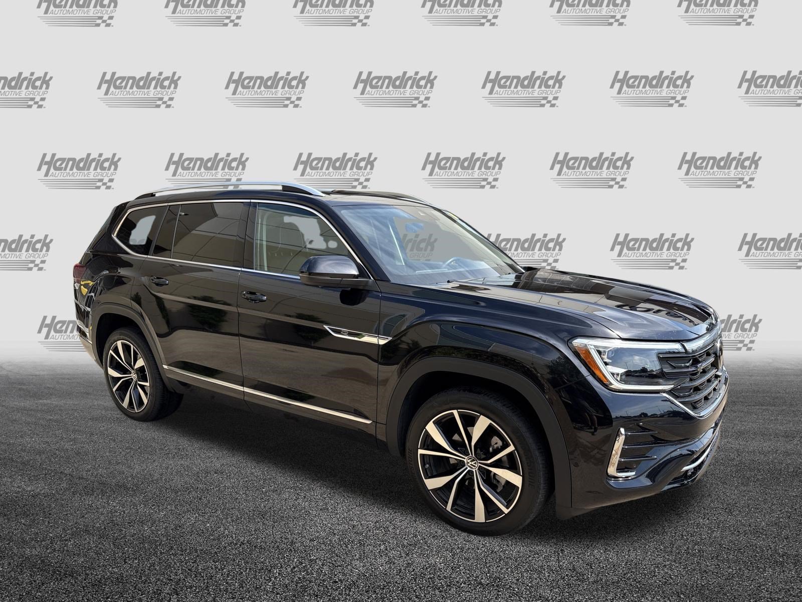 Used 2024 Volkswagen Atlas SEL Premium R-Line AWD/4WD image 2