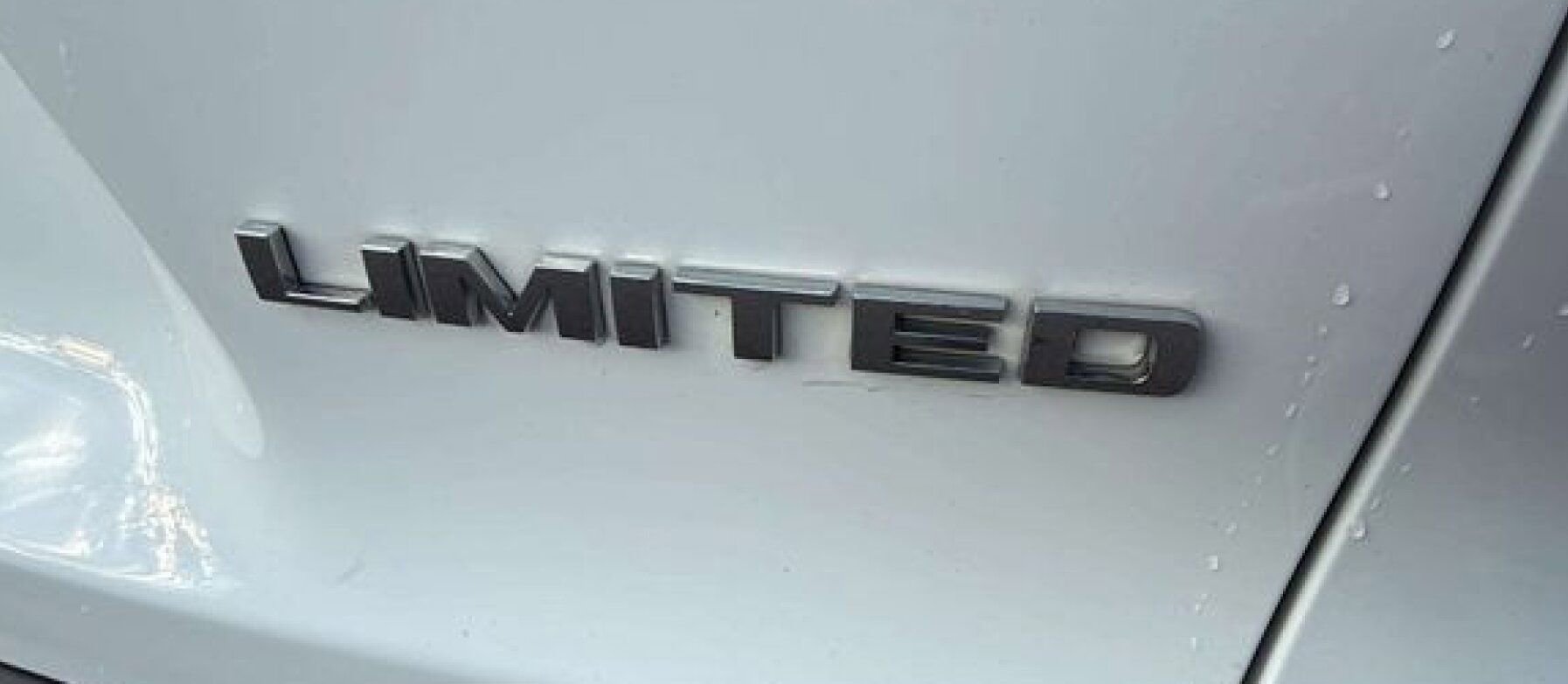 Used 2020 Jeep Cherokee Limited image 22