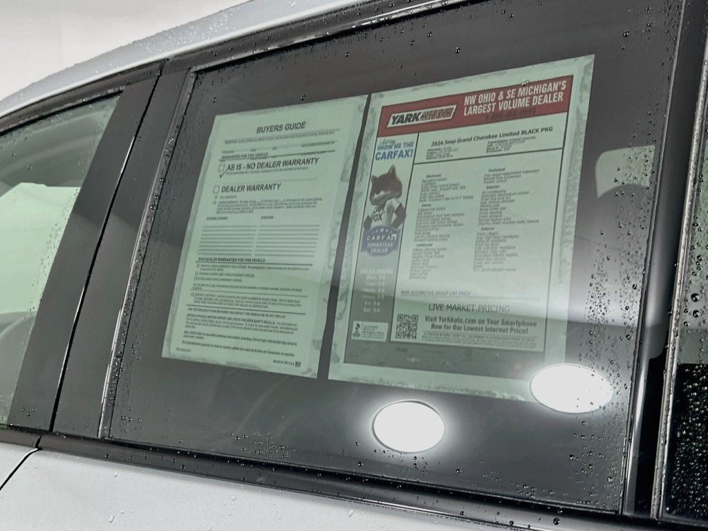 Certified 2024 Jeep Grand Cherokee Limited w/ Black Appearance Package AWD/4WD image 16