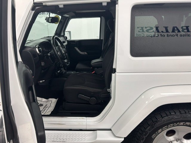 Used 2014 Jeep Wrangler Sahara w/ Dual Top Group AWD/4WD image 9