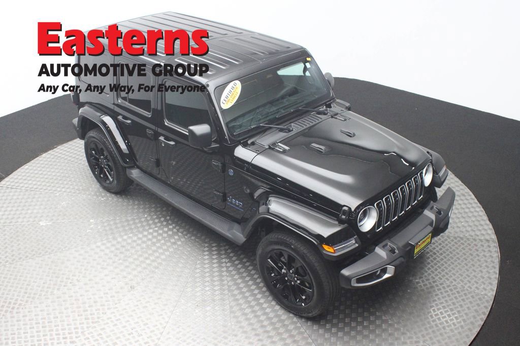 Used 2025 Jeep Wrangler Unlimited Sahara w/ Safety Group image 3